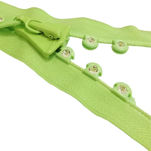 Custom #8 Plastic Green Rhinestone Zipper Special Zipper Factory Price