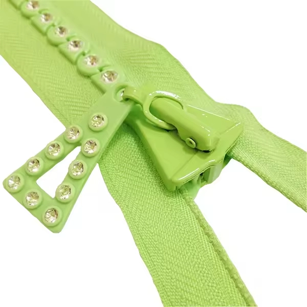 Custom #8 Plastic Green Rhinestone Zipper Special Zipper Factory Price
